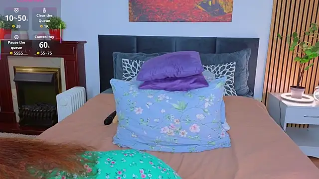 CutieGinger online show from December 19, 2025, 2:02 pm