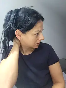 bruneta sexy23 online show from January 12, 2025, 4:40 pm