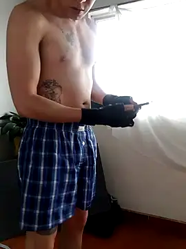 Snapshot of Tom_kio chatting on March 11, 2025, 10:09 pm Tom kio online show from March 11, 2025, 10:09 pm