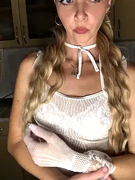 Kristina03 online show from November 1, 2025, 10:23 pm