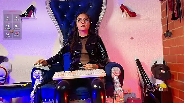 abbymora online show from November 9, 2025, 7:56 pm