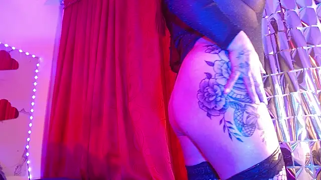 Snapshot of juanitared chatting on February 17, 2026, 2:19 am juanitared online show from February 17, 2026, 2:19 am