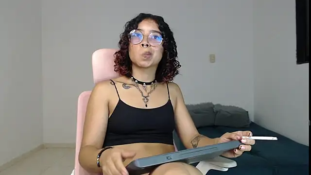 Snapshot of Putaku_San chatting on December 30, 2024, 1:48 am Putaku San online show from December 30, 2024, 1:48 am