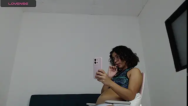 Snapshot of Putaku_San chatting on February 9, 2025, 3:53 am Putaku San online show from February 9, 2025, 3:53 am