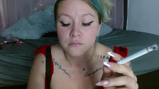 Snapshot of miley_jensen chatting on December 27, 2024, 7:40 am miley jensen online show from December 27, 2024, 7:40 am