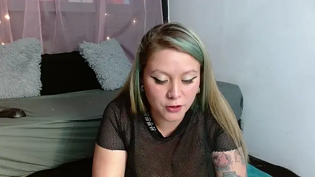 Snapshot of miley_jensen chatting on January 9, 2025, 4:52 am miley jensen online show from January 9, 2025, 4:52 am