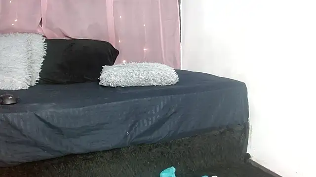 Snapshot of miley_jensen chatting on January 22, 2025, 10:40 am miley jensen online show from January 22, 2025, 10:40 am