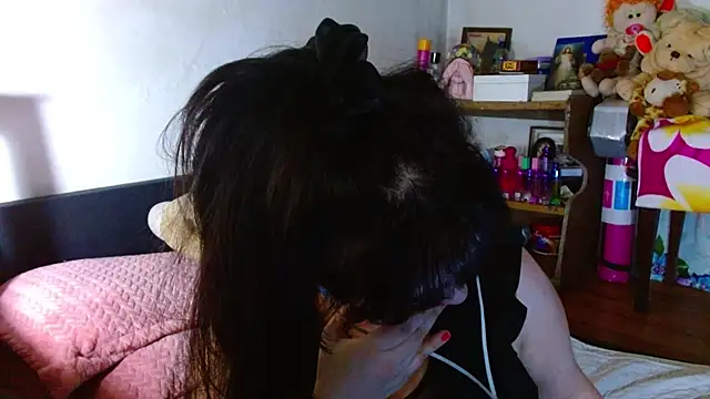 Snapshot of collette_beaufoy_ chatting on May 4, 2026, 5:47 am collette beaufoy online show from May 4, 2026, 5:47 am