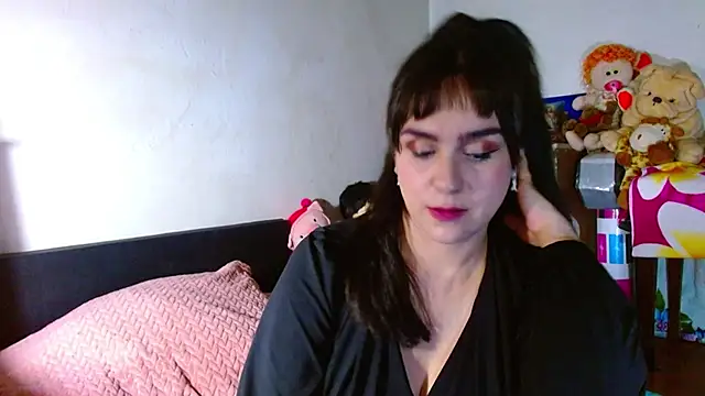 Snapshot of collette_beaufoy_ chatting on May 5, 2026, 5:04 am collette beaufoy online show from May 5, 2026, 5:04 am