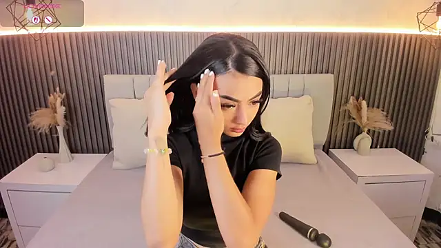 SHANONCLARK online show from September 23, 2025, 7:06 pm