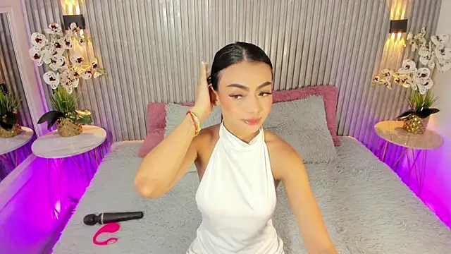 SHANONCLARK online show from November 2, 2025, 11:12 am