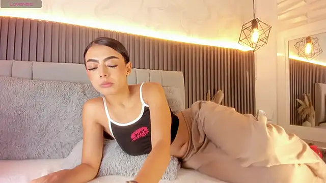 SHANONCLARK online show from November 27, 2025, 7:16 pm