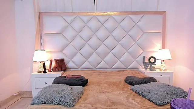 brittany069 online show from February 12, 2026, 8:59 pm