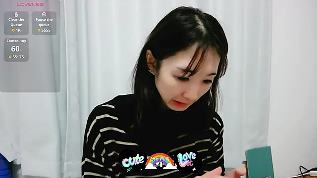 Snapshot of Love_me_Eri_ chatting on October 22, 2025, 12:05 pm Love me Eri online show from October 22, 2025, 12:05 pm