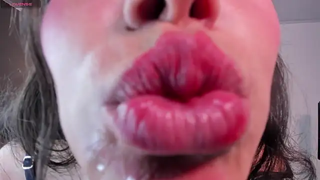 Snapshot of miss_canndy chatting on December 15, 2024, 12:07 am miss canndy online show from December 15, 2024, 12:07 am