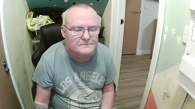 FriendlyDave online show from February 9, 2025, 8:13 pm