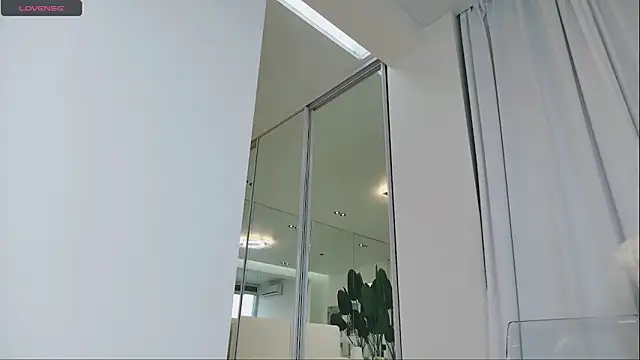 Snapshot of wowEva chatting on March 20, 2025, 8:20 am wowEva online show from March 20, 2025, 8:20 am