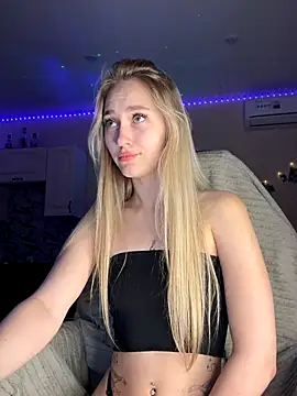 Snapshot of Good__Girl_ chatting on September 12, 2025, 9:31 am Good Girl online show from September 12, 2025, 9:31 am