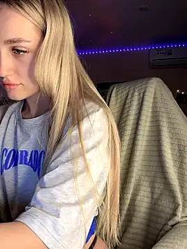 Snapshot of Good__Girl_ chatting on September 16, 2025, 10:38 am Good Girl online show from September 16, 2025, 10:38 am