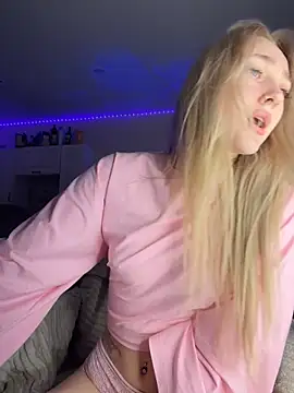 Snapshot of Good__Girl_ chatting on February 17, 2026, 9:28 am Good Girl online show from February 17, 2026, 9:28 am