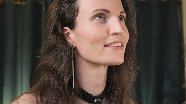 yulladao online show from April 18, 2026, 4:11 pm