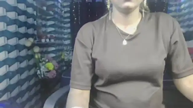 Hotty Navyaa online show from November 17, 2025, 4:46 pm