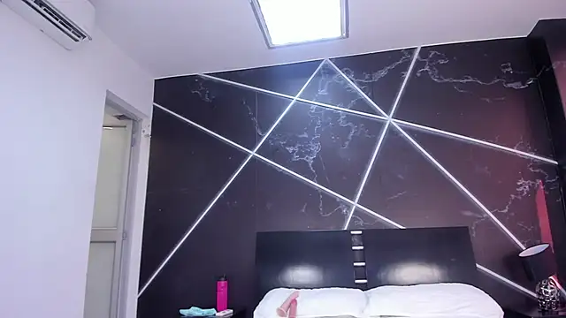  valeriiee  online show from January 18, 2025, 7:15 pm