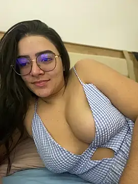 Snapshot of Lia_flowers chatting on January 1, 2025, 10:00 am Lia flowers online show from January 1, 2025, 10:00 am