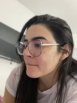 Snapshot of Lia_flowers chatting on January 2, 2025, 10:33 pm Lia flowers online show from January 2, 2025, 10:33 pm