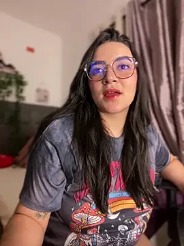 Snapshot of Lia_flowers chatting on February 8, 2025, 2:04 am Lia flowers online show from February 8, 2025, 2:04 am