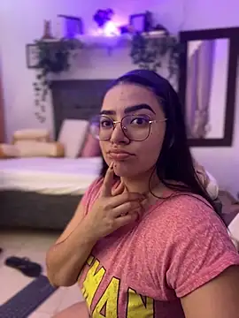 Snapshot of Lia_flowers chatting on February 10, 2025, 11:34 pm Lia flowers online show from February 10, 2025, 11:34 pm