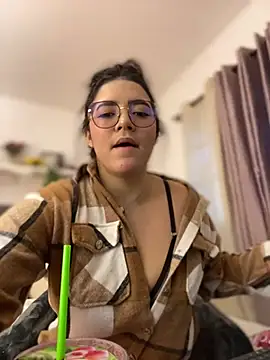 Snapshot of Lia_flowers chatting on February 17, 2025, 11:09 pm Lia flowers online show from February 17, 2025, 11:09 pm