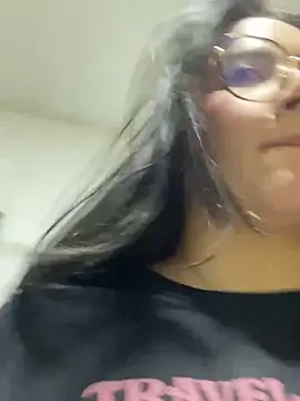 Snapshot of Lia_flowers chatting on February 22, 2025, 2:50 am Lia flowers online show from February 22, 2025, 2:50 am