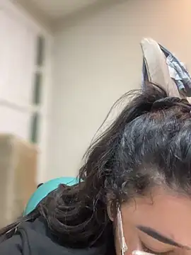 Lia flowers online show from October 29, 2025, 11:17 pm