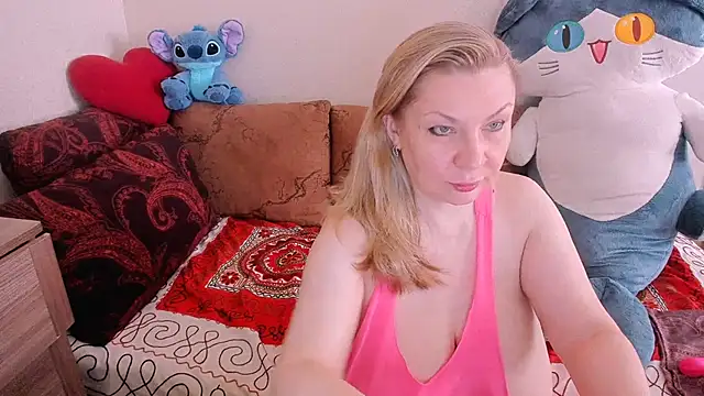 Snapshot of KerryBlareX chatting on April 6, 2026, 11:33 am KerryBlareX online show from April 6, 2026, 11:33 am