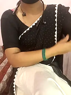 Snapshot of Mallu-Gayathri_Arun chatting on September 16, 2025, 5:08 am Mallu-Gayathri Arun online show from September 16, 2025, 5:08 am