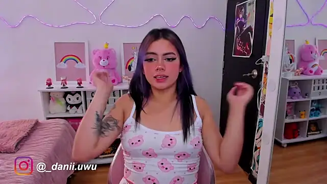 CuteDani  online show from January 15, 2025, 4:43 pm