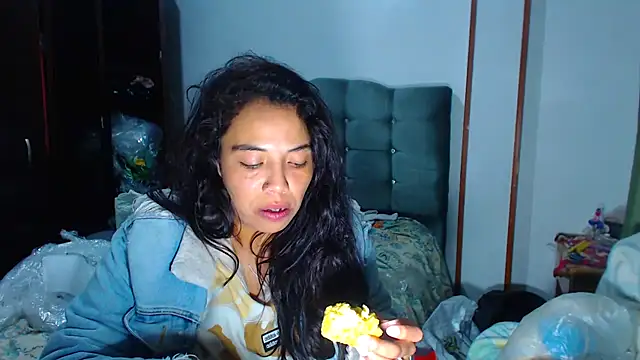 Snapshot of AmaraRoberts420 chatting on January 17, 2026, 6:29 am AmaraRoberts420 online show from January 17, 2026, 6:29 am