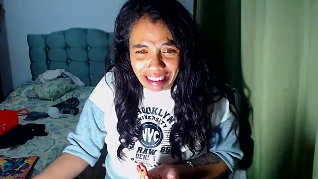 Snapshot of AmaraRoberts420 chatting on February 18, 2026, 2:07 am AmaraRoberts420 online show from February 18, 2026, 2:07 am