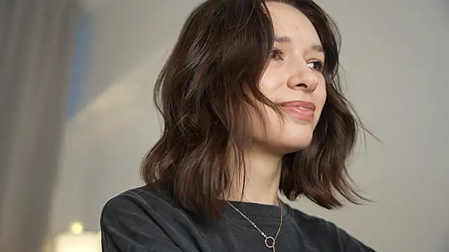 Snapshot of VivianLy_ chatting on January 24, 2025, 11:48 am VivianLy online show from January 24, 2025, 11:48 am