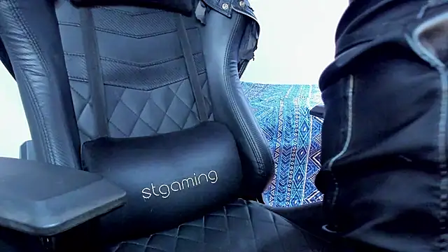 Tommy Bred online show from November 15, 2025, 5:09 pm