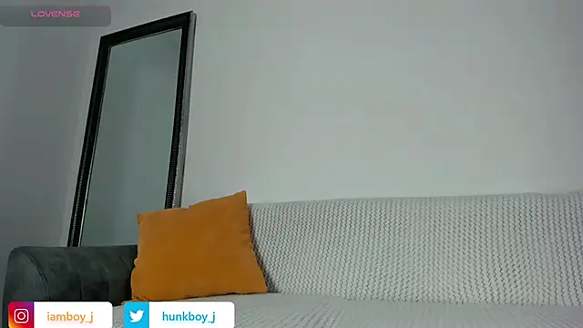 FitnessMaleModel online show from November 21, 2025, 6:34 am