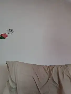 Yessi rousse online show from October 29, 2025, 8:21 pm