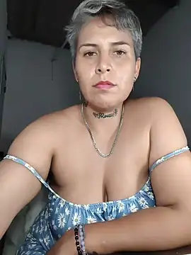 Yessi rousse online show from May 15, 2026, 11:56 pm
