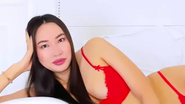 NaomiYuu online show from October 27, 2025, 2:48 am