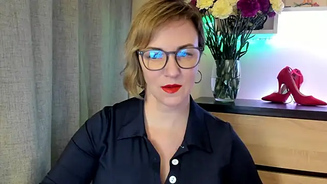 feliziaDesire online show from October 15, 2025, 1:11 pm