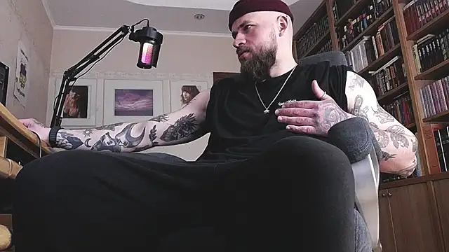 Snapshot of FindomJason chatting on April 18, 2026, 7:01 am FindomJason online show from April 18, 2026, 7:01 am
