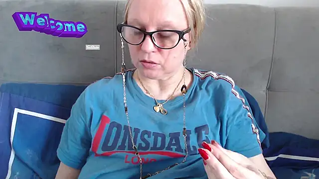 martachatte online show from March 6, 2025, 7:47 am