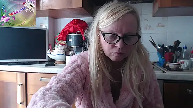 martachatte online show from December 2, 2025, 9:47 am