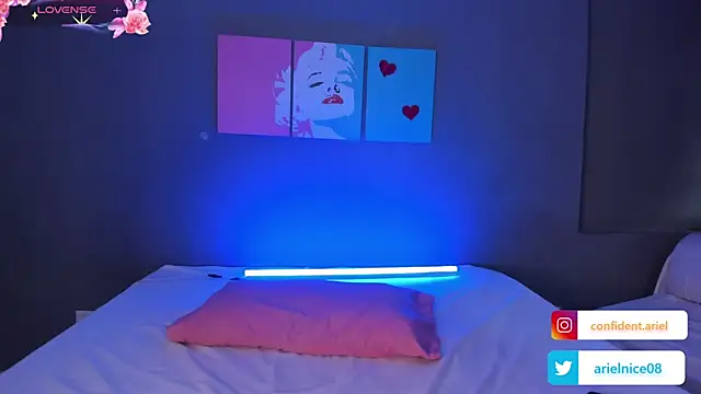 ariel35 online show from January 13, 2025, 10:03 pm